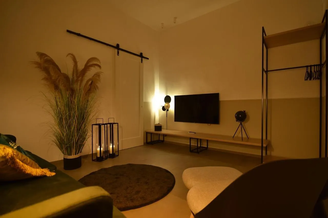 Apartament First Floor B&B Bari